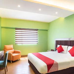 Oyo 196 Destiny Hotel