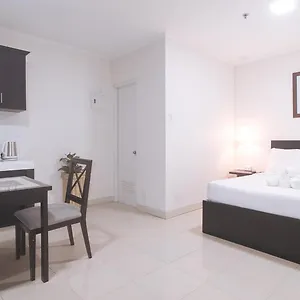 Urbanview At Evangelista Street Makati 여관